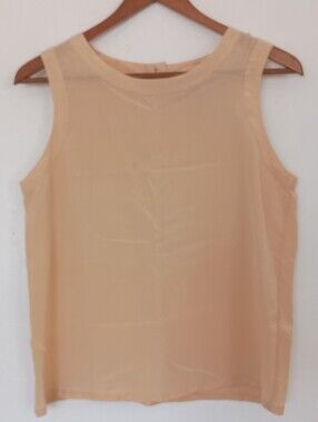 Vintage 100% Silk Sophisticates Classic Sleeveless Crewneck Tank Top